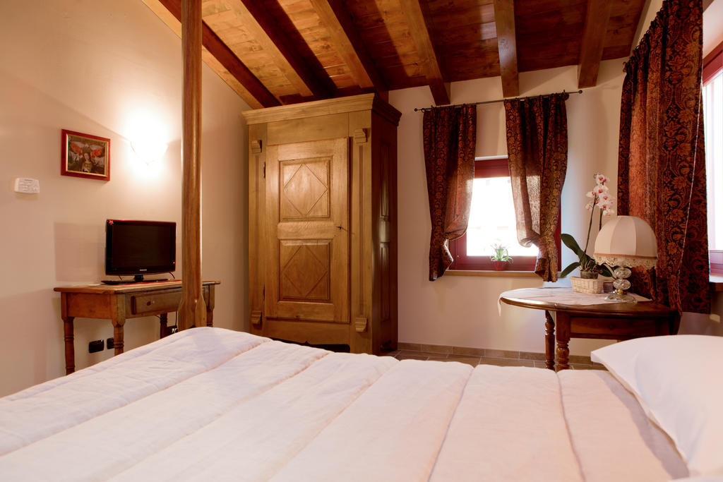 A' La Table Du Sommelier Chambres D Hotes & Restaurant Saint-Vincent Quarto foto