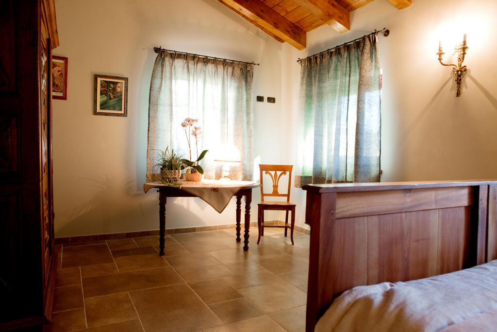 A' La Table Du Sommelier Chambres D Hotes & Restaurant Saint-Vincent Quarto foto