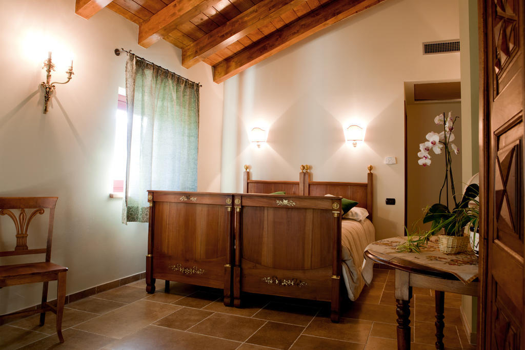 A' La Table Du Sommelier Chambres D Hotes & Restaurant Saint-Vincent Quarto foto