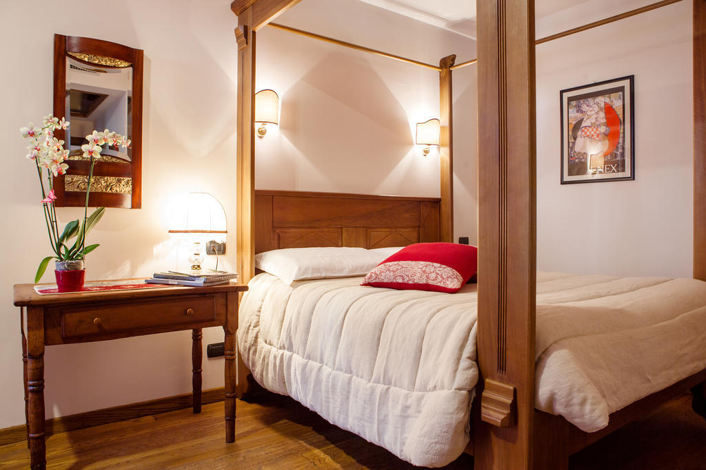 A' La Table Du Sommelier Chambres D Hotes & Restaurant Saint-Vincent Quarto foto