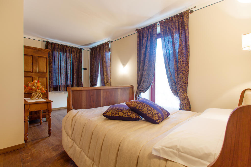 A' La Table Du Sommelier Chambres D Hotes & Restaurant Saint-Vincent Quarto foto
